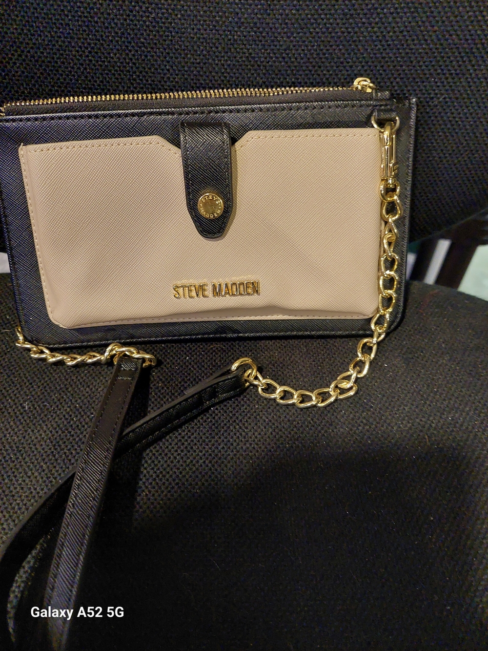 Steve Madden Two-Tone Beige and Black Crossbody Wallet
